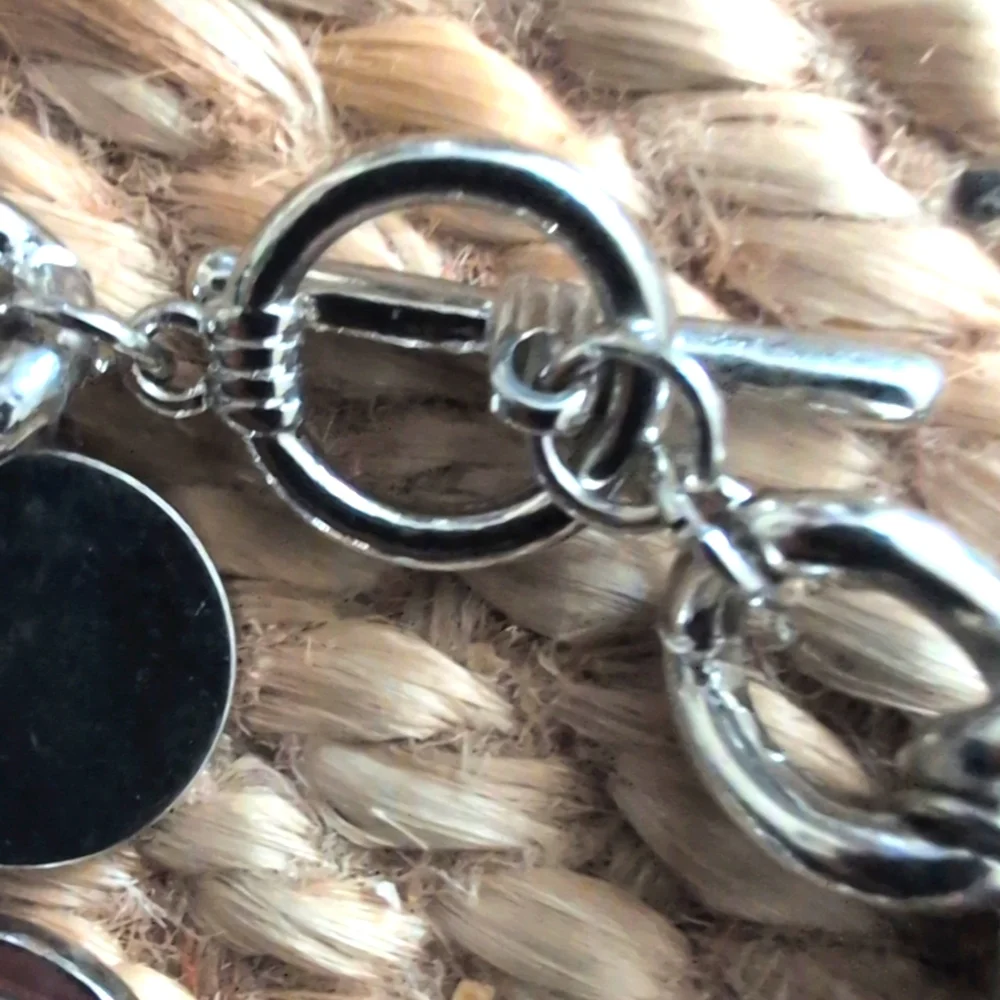 Chunky Guess Charm Bracelet - Picture 3 of 4